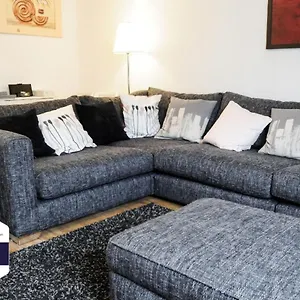Apartment Peaceful And Quiet In A Bustling